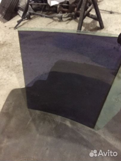 Стекло заднее левое BMW 5 E39 touring