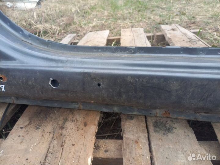 Порог правый Mitsubishi Outlander Xl 2010