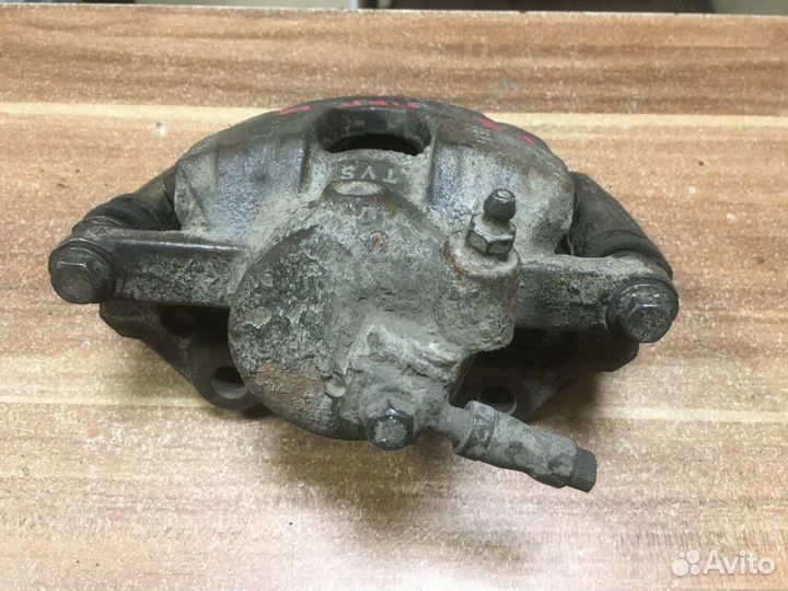 Суппорт тормозной передний правый VW Polo RUS