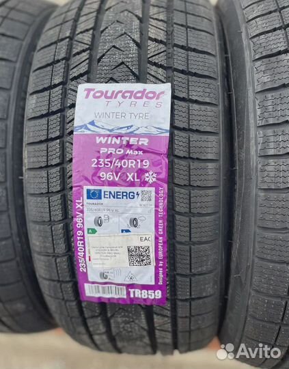 Tourador Winter Pro Max 235/40 R19