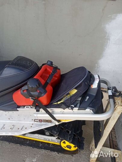 Ski-doo mxz renegade x800