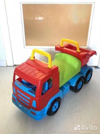 Машинка толокар большая