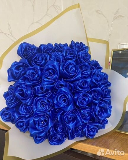 Розы из атласных лент