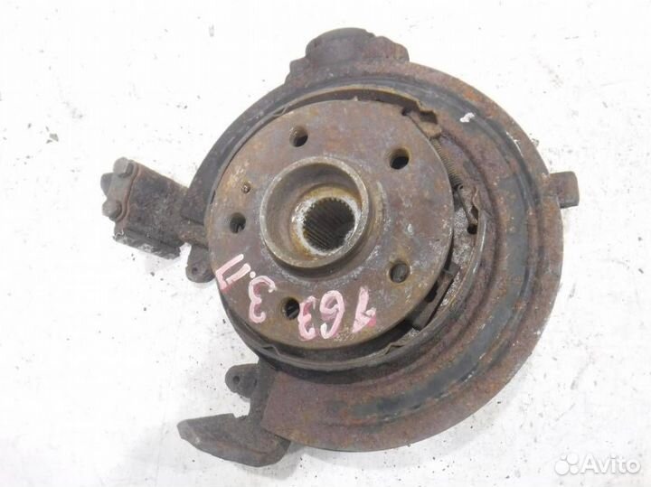 Кулак задний правый A1633500208