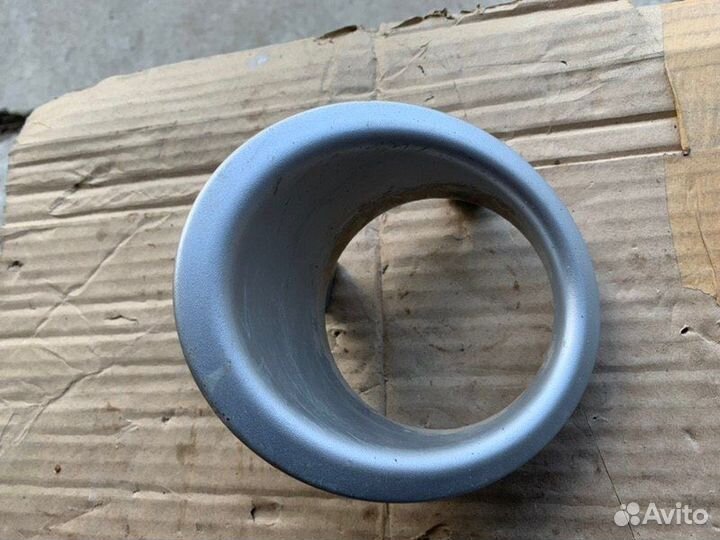 Окантовка противотуманной фары передняя левая