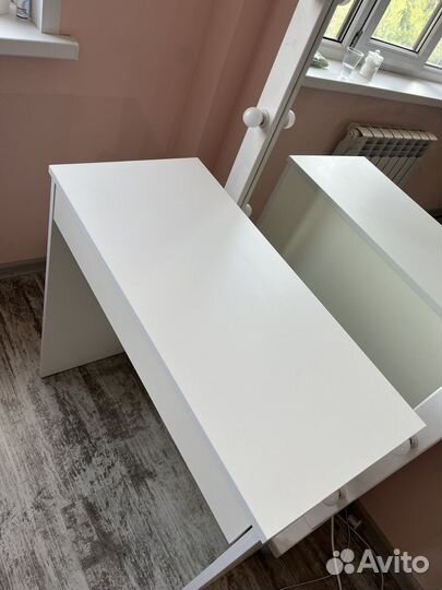 Стол туалетный