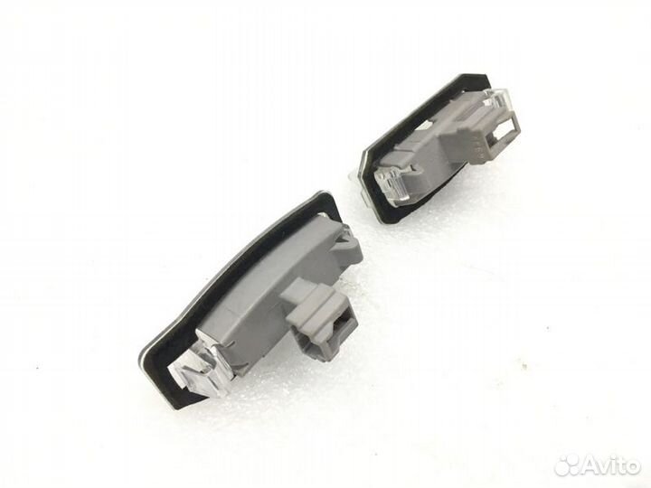 Подсветка номера Mitsubishi Outlander 2020