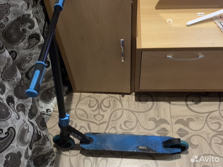 Трюковой самокат novatrack