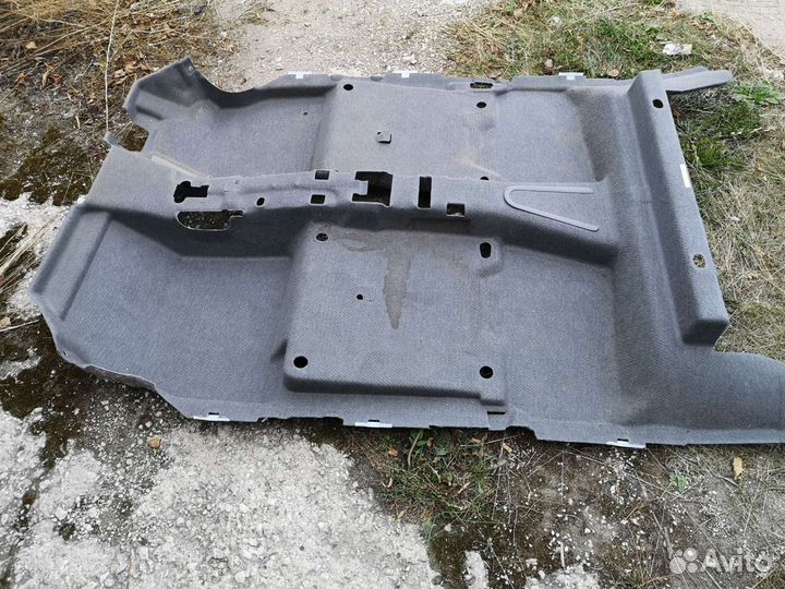 Ковролин пола салона Nissan Leaf