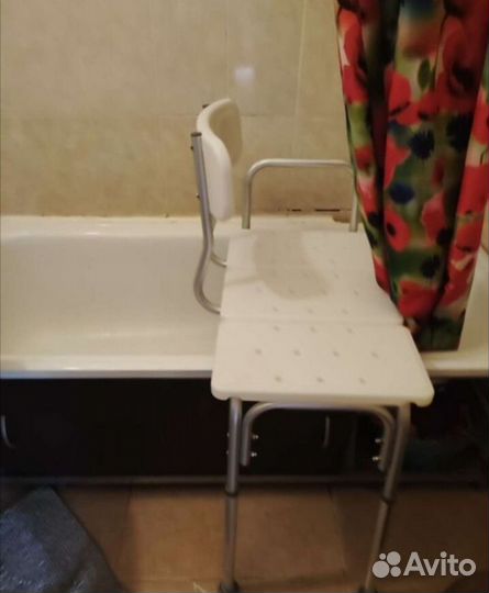 Стул в ванную