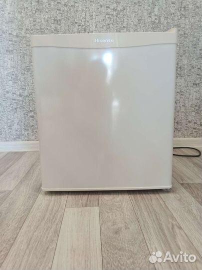 Минихолодильник с морозильной бу