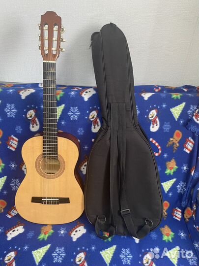Продам классическую гитару