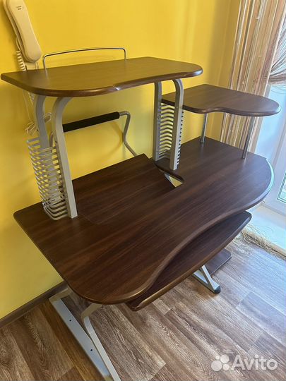 Компьютерный стол