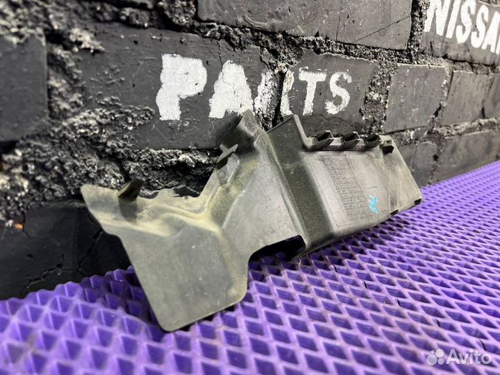 Уголок жабо левый Mitsubishi Outlander