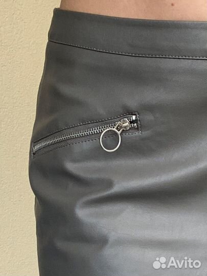 Кожаная мини юбка