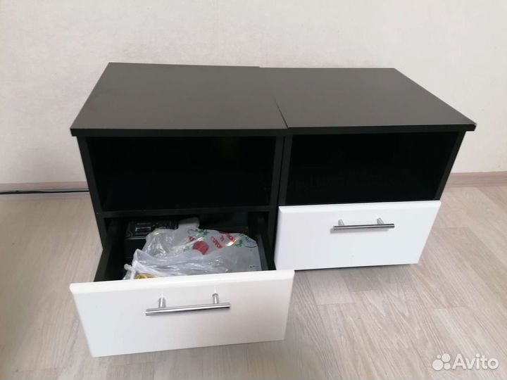 Тумба прикроватная