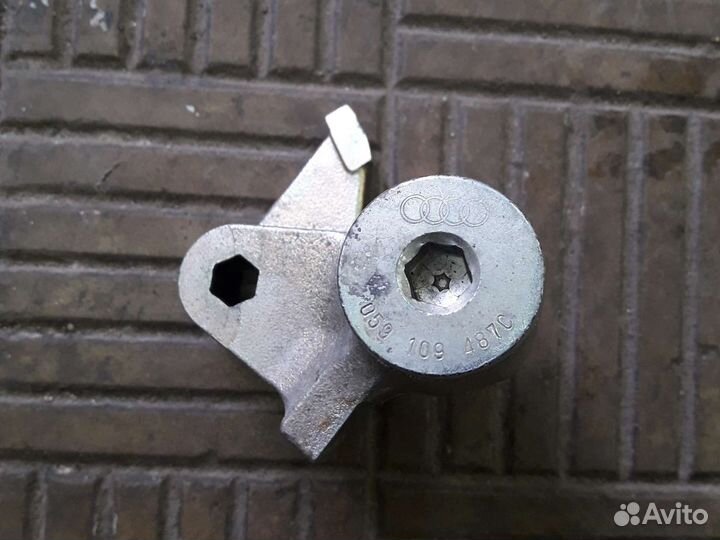 Натяжитель ремня грм Audi Volkswagen