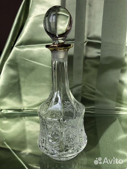 Хрустальные стопки (стаканы), графин