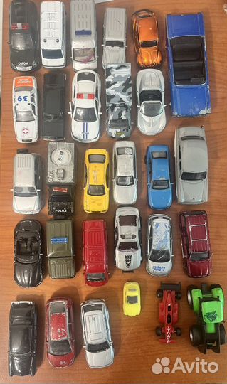 29 машинок лотом в разных состояних по 50 р