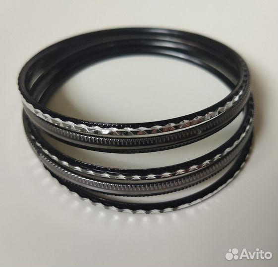 Браслет из пяти колец