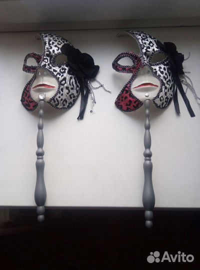 Маска маскарадная