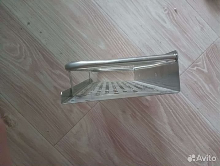 Металлическая полочка