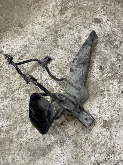 Кронштейн заднего бампера Mitsubishi L200 с 2007г