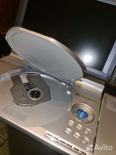 Портативный DVD-CD видеоплеер Panasonic DVD-LX8