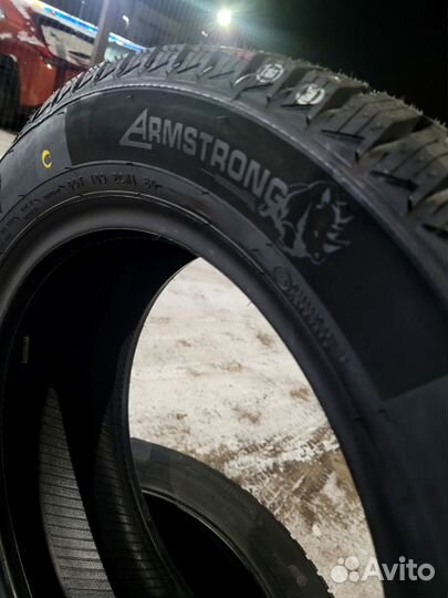 Armstrong Ski-Trac S 225/60 R17 103T