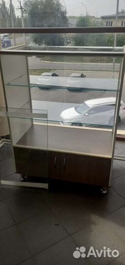Стеклянный шкаф витрина бу