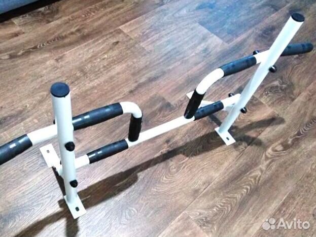 Турник Чемпион для дома белый настенный 5 хватов