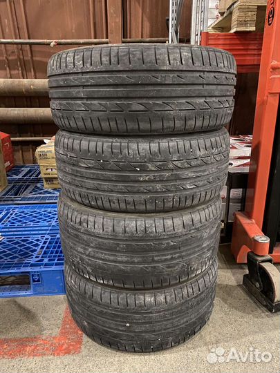 Bridgestone Potenza S001 225/40 R19 и 255/35 R19 96Y