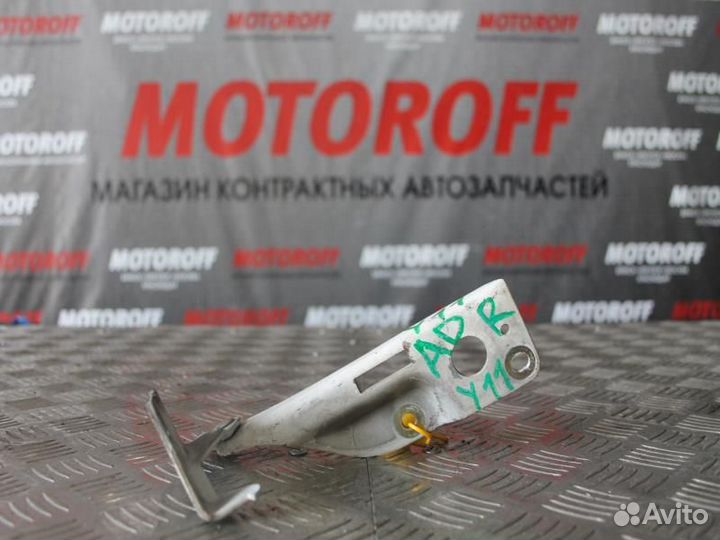 Шарнир капота правый Ниссан ад Y11 А352