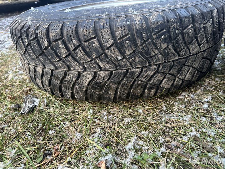 Комплет зимних колес r15 на ниву