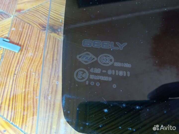 Стекло заднее правое Geely Coolray SX11