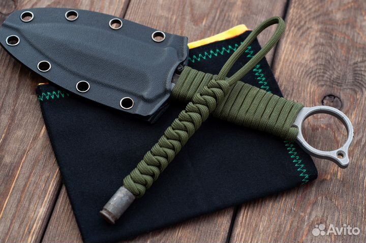 Темляк из паракорда