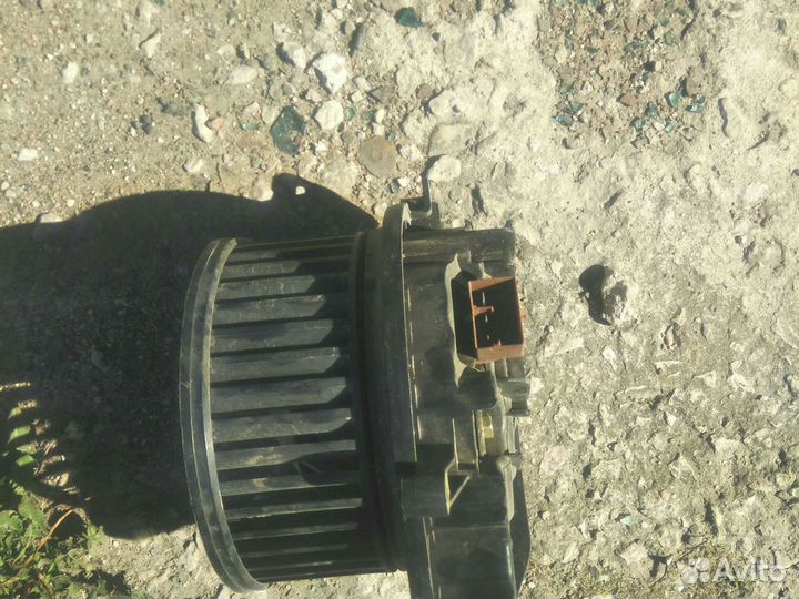 Электровентилятор моторчик печки Audi A4 B6 8E0820