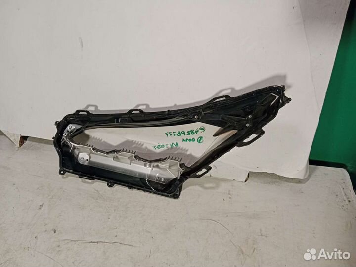 Стекло фары правая lexus NX 200