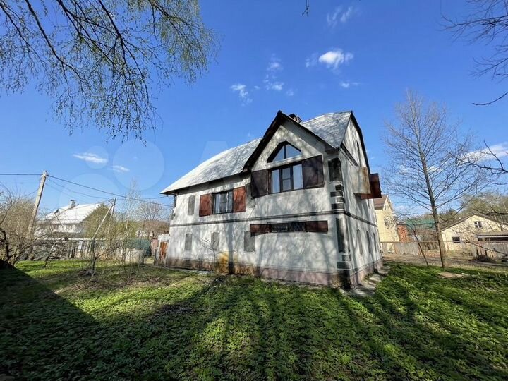 Дом 240 м² на участке 8,7 сот.