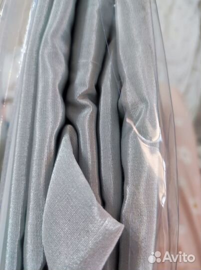 Готовые шторы новые 2 шт, с подхватами