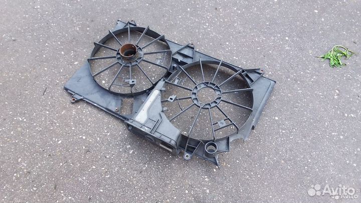 Диффузор радиатора Toyota Celsior Lexus LS430