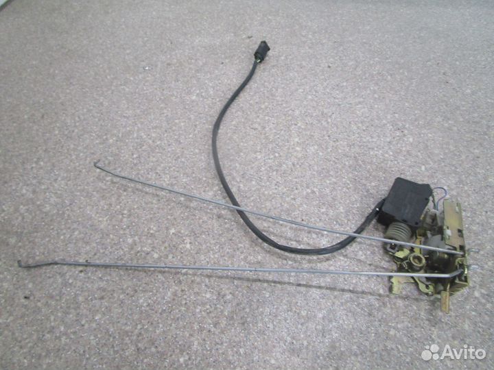 Замок двери правый Mercedes-Benz A9437200735