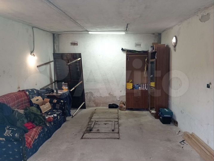 Гараж, > 30 м²