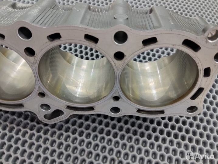 Yamaha YZF R1 2004-2005 блок цилиндров