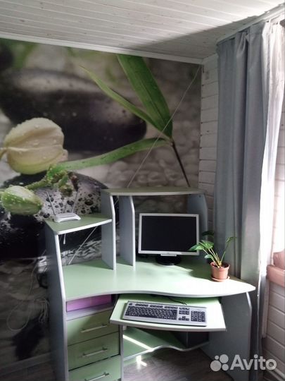 Компьютерный стол