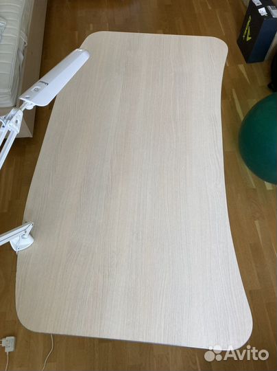 Письменный стол и тумба на колесах бу