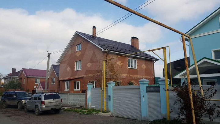 Дом 425,2 м² на участке 12,4 сот.