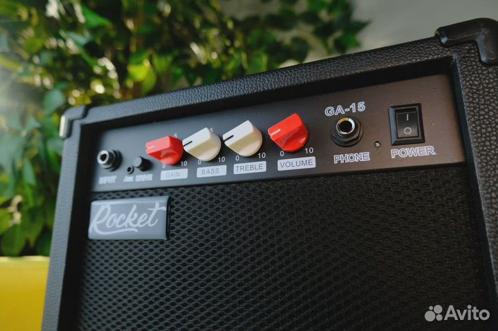 Комбоусилитель (комбик) / гитарный, басовый