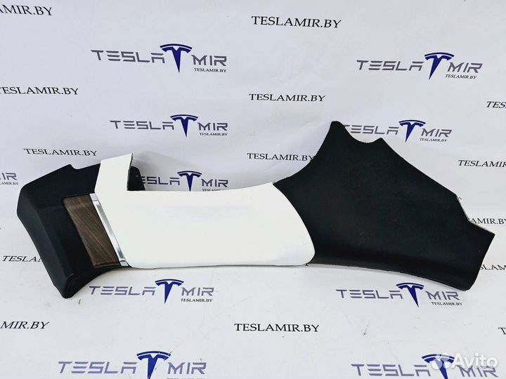 Накладка стойки С внутренняя правая Tesla Model S