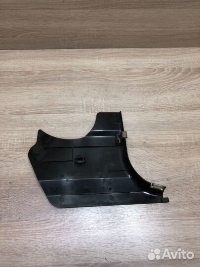 Накладка порога передняя левая Мерседес W202